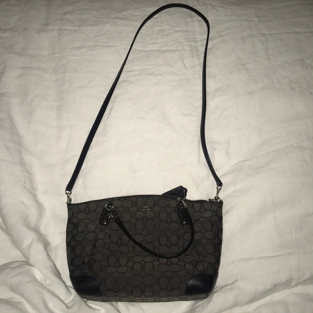 coach crossbody purse in like new condition!